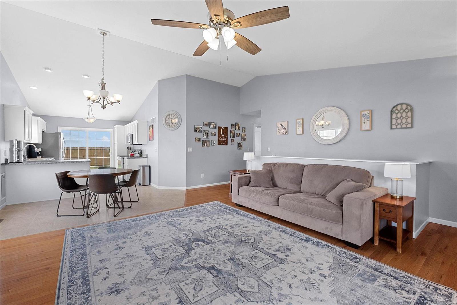 5538 S Woods Manor Drive