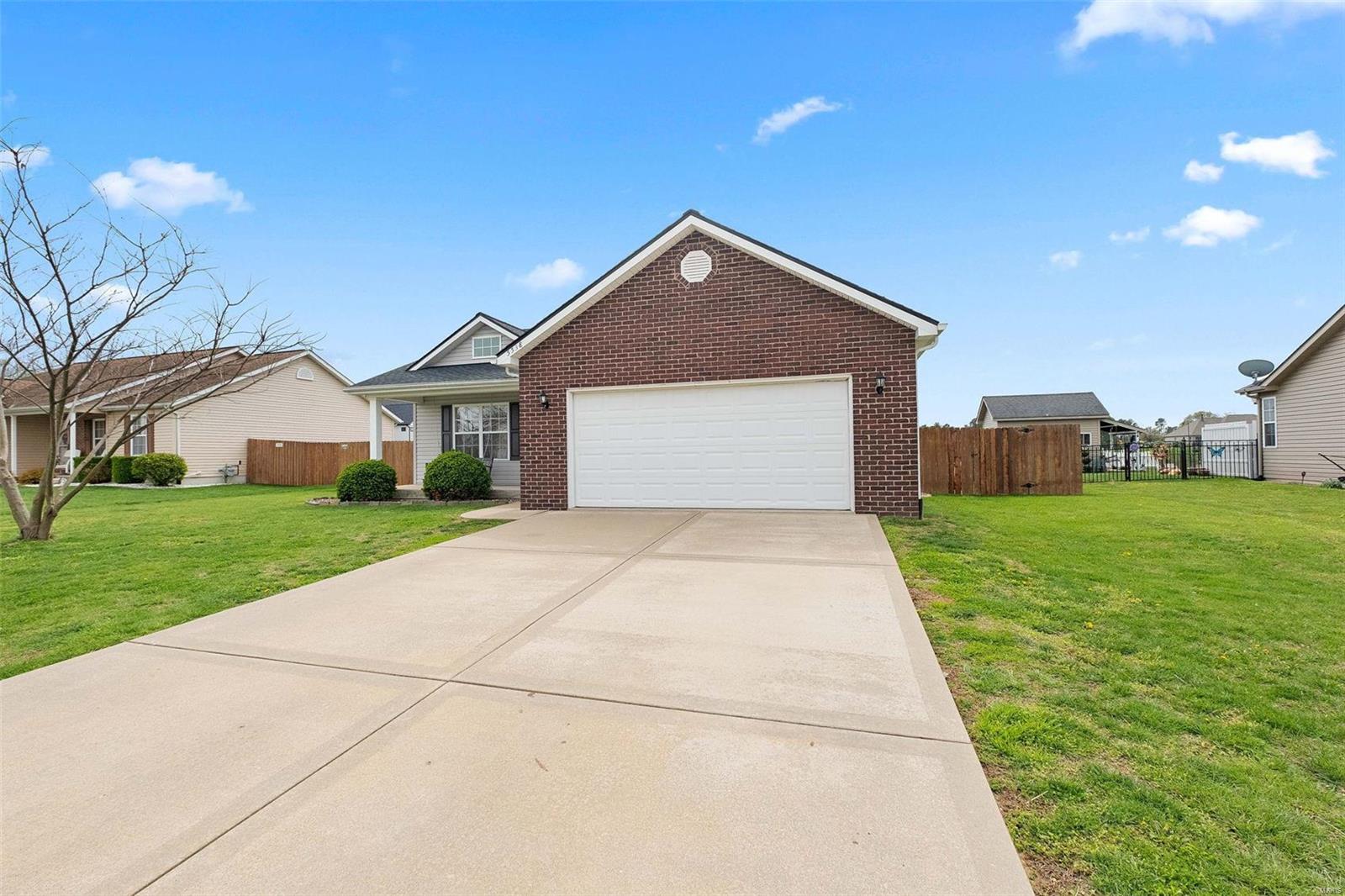 5538 S Woods Manor Drive