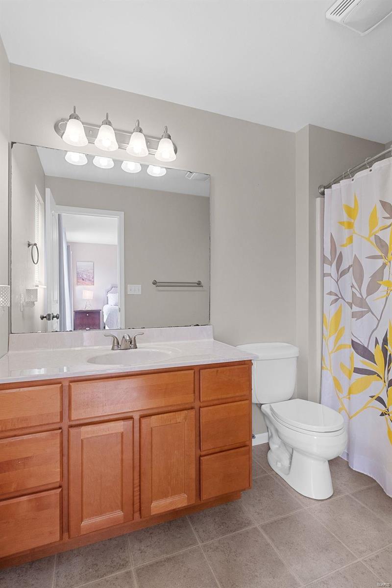 5538 S Woods Manor Drive