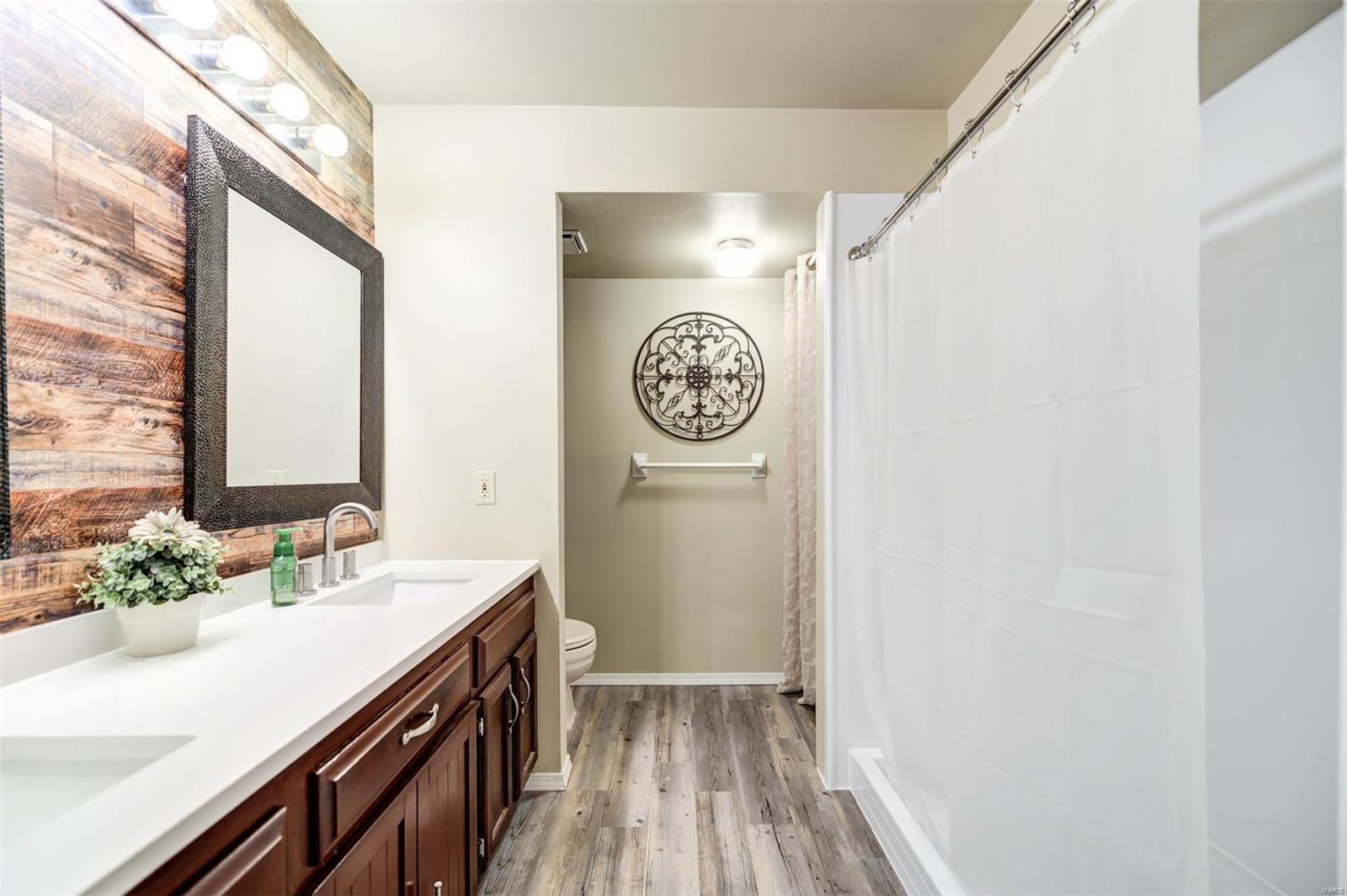 5121 Hollow Wood Court Unit: B