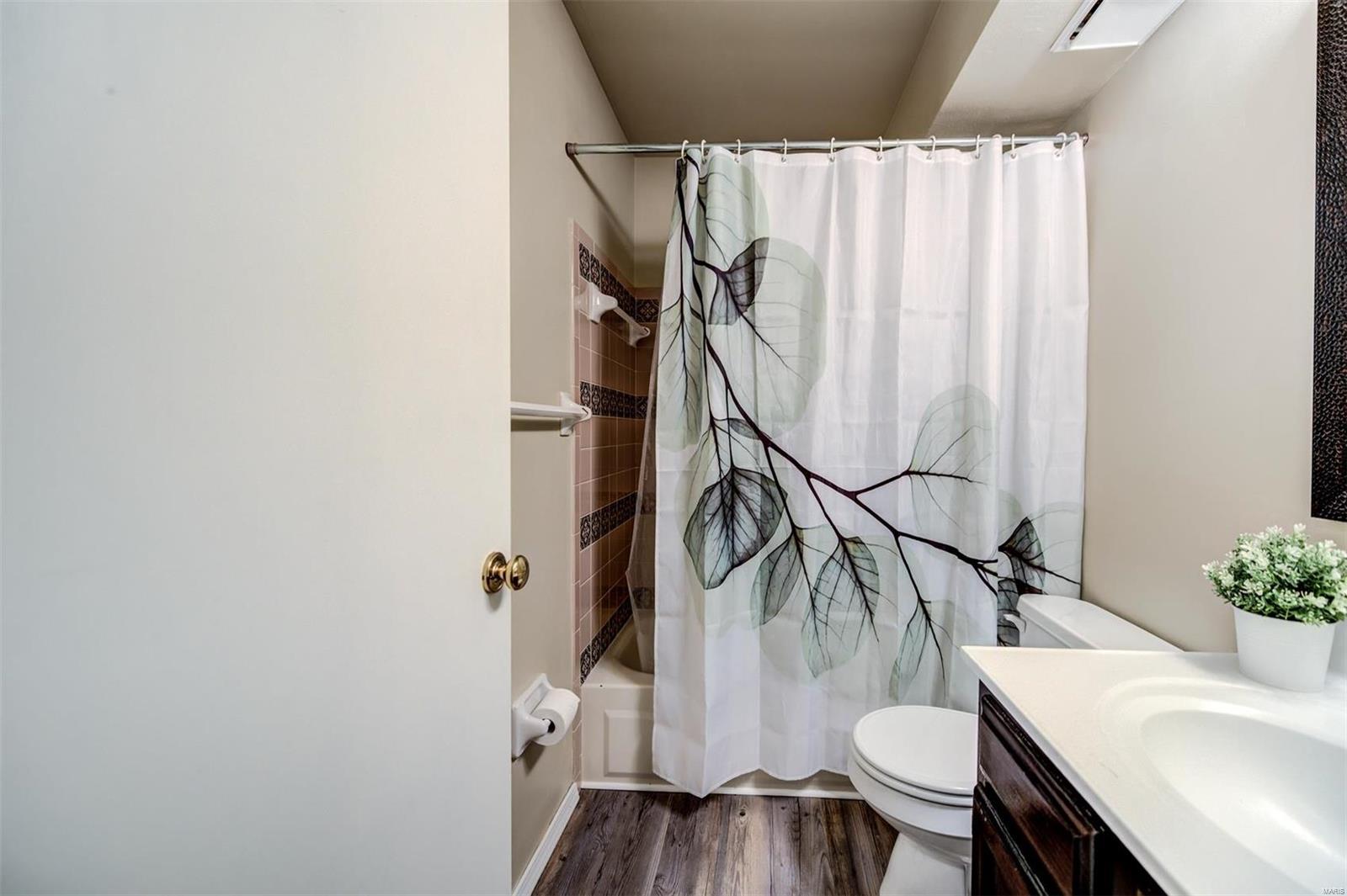 5121 Hollow Wood Court Unit: B