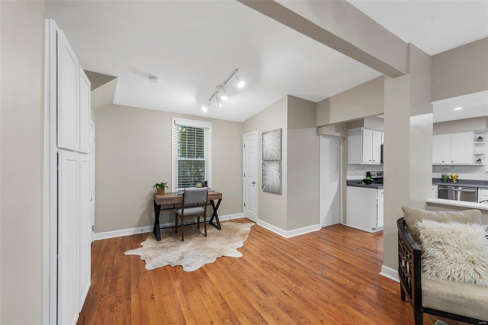 7431 Lohmeyer Avenue