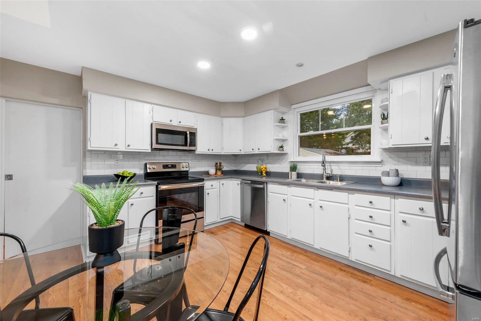 7431 Lohmeyer Avenue