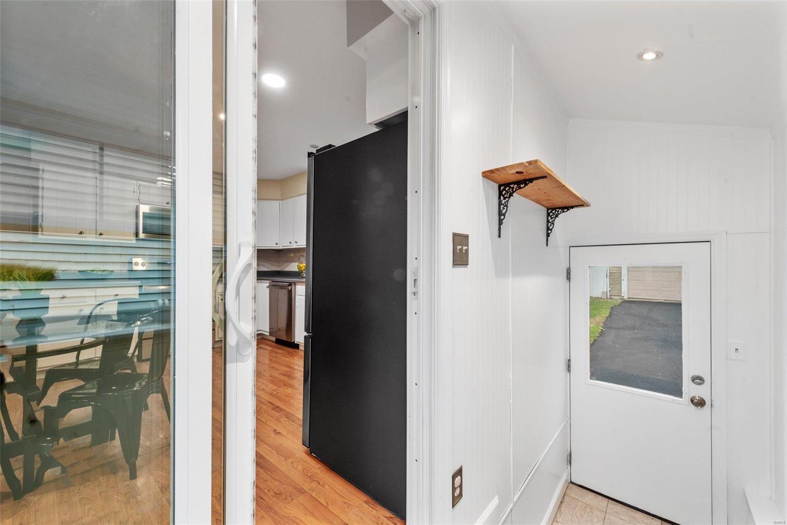 7431 Lohmeyer Avenue