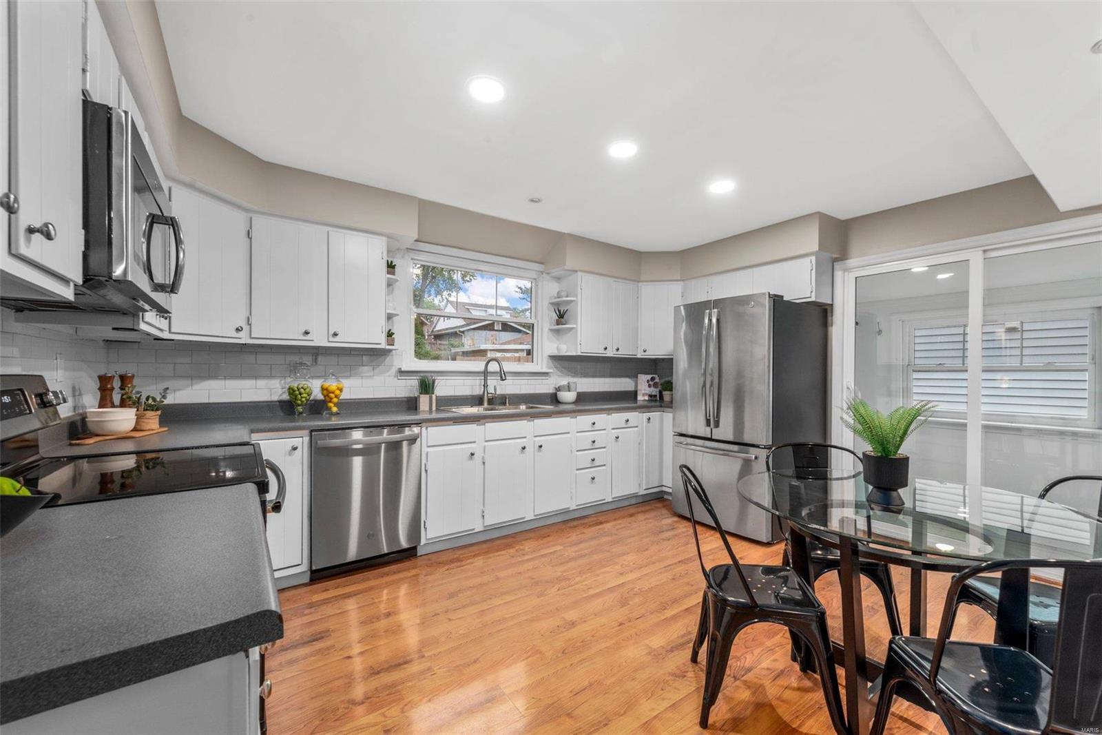 7431 Lohmeyer Avenue