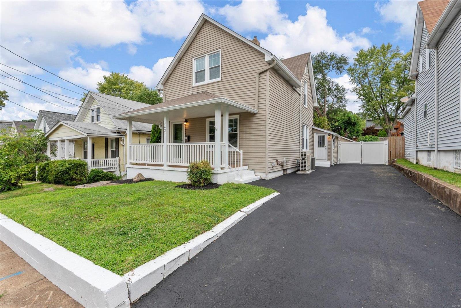 7431 Lohmeyer Avenue