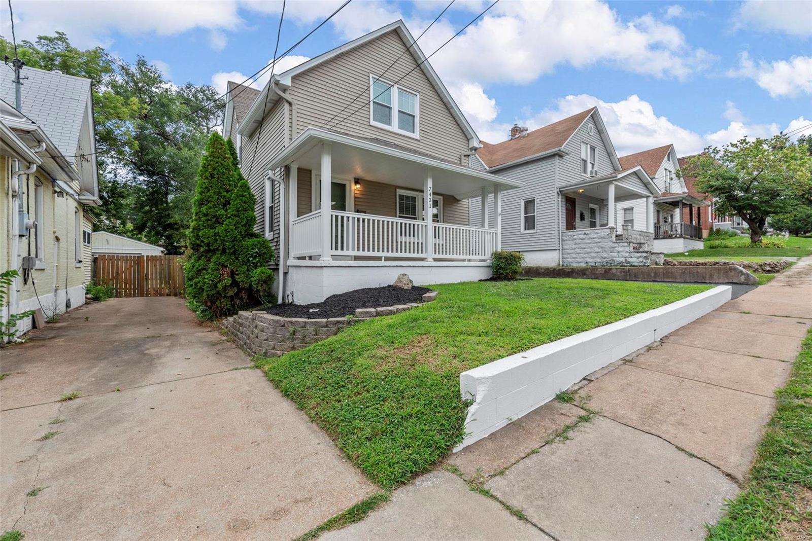 7431 Lohmeyer Avenue