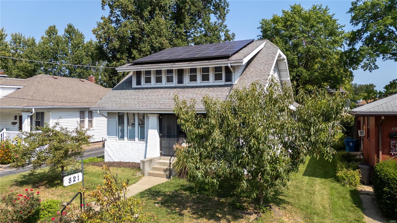 821 Douglas Street