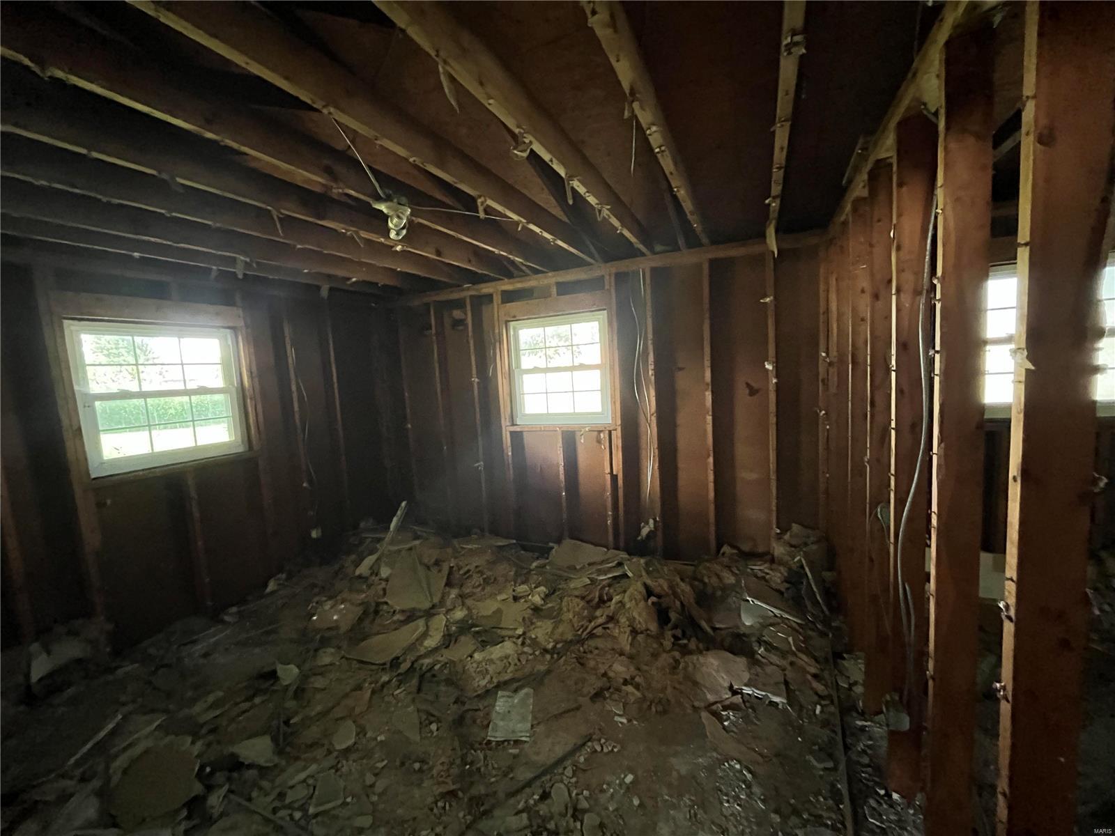 233 Candlelight Drive