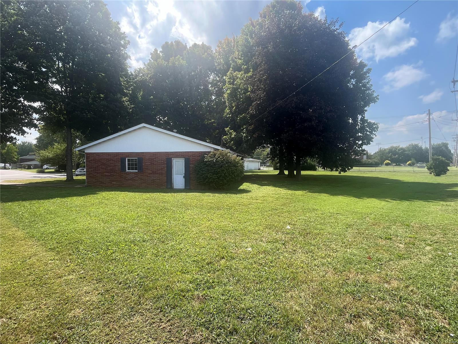 233 Candlelight Drive