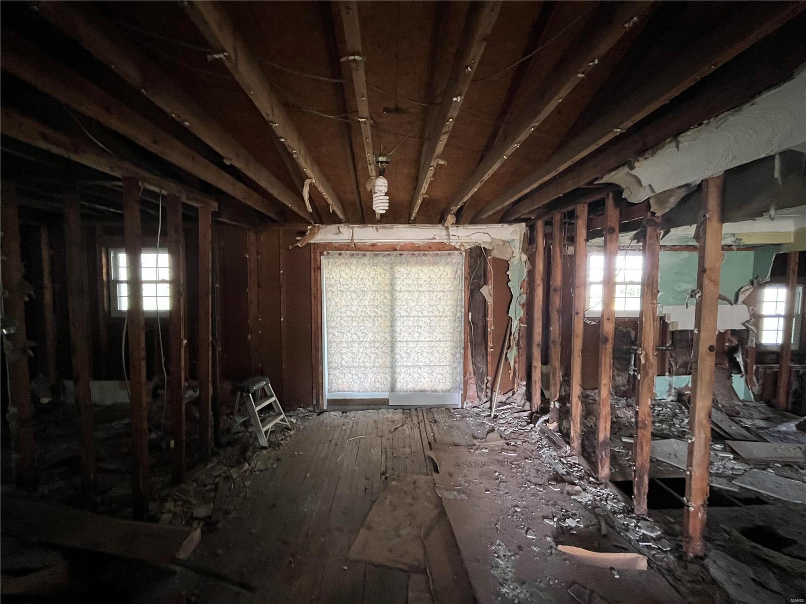 233 Candlelight Drive