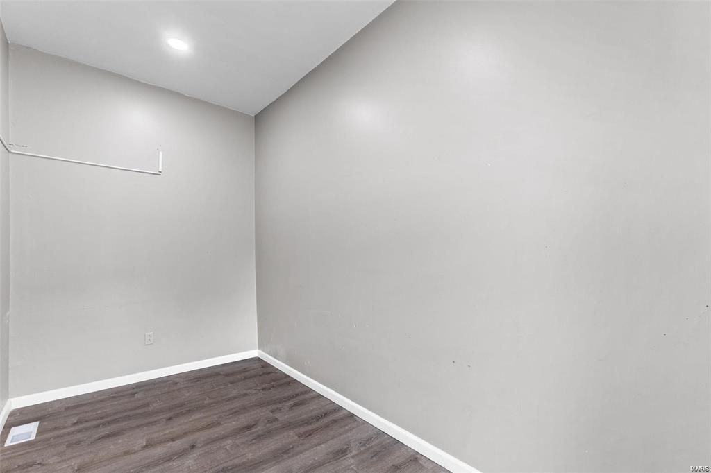 3225 Chippewa Street