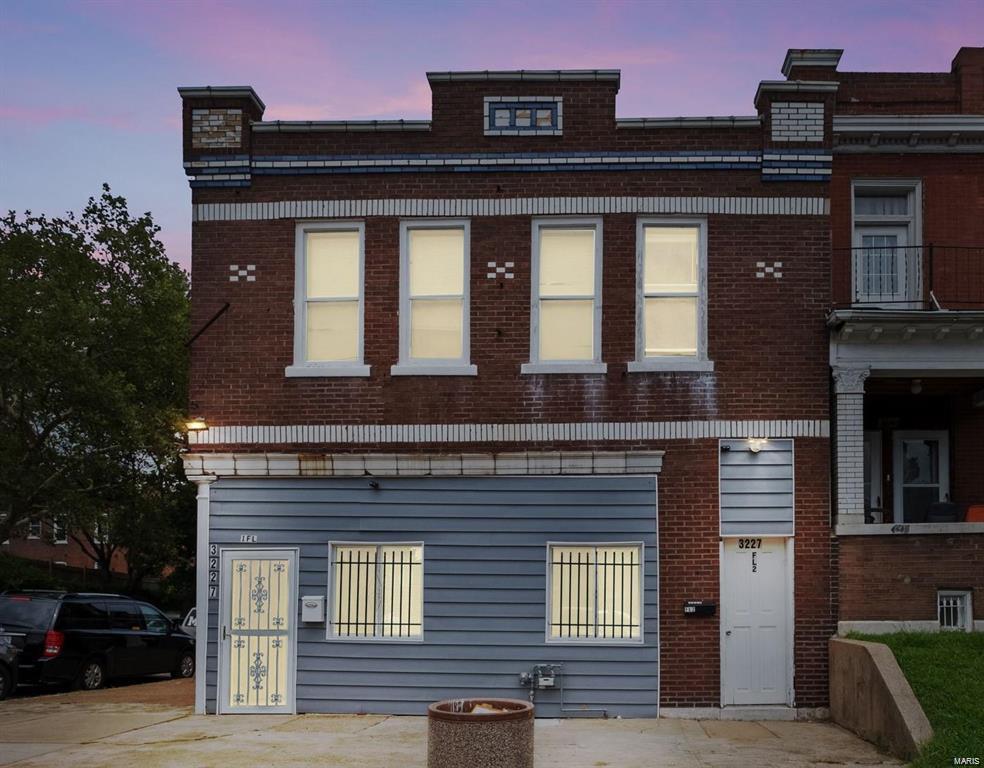 3225 Chippewa Street