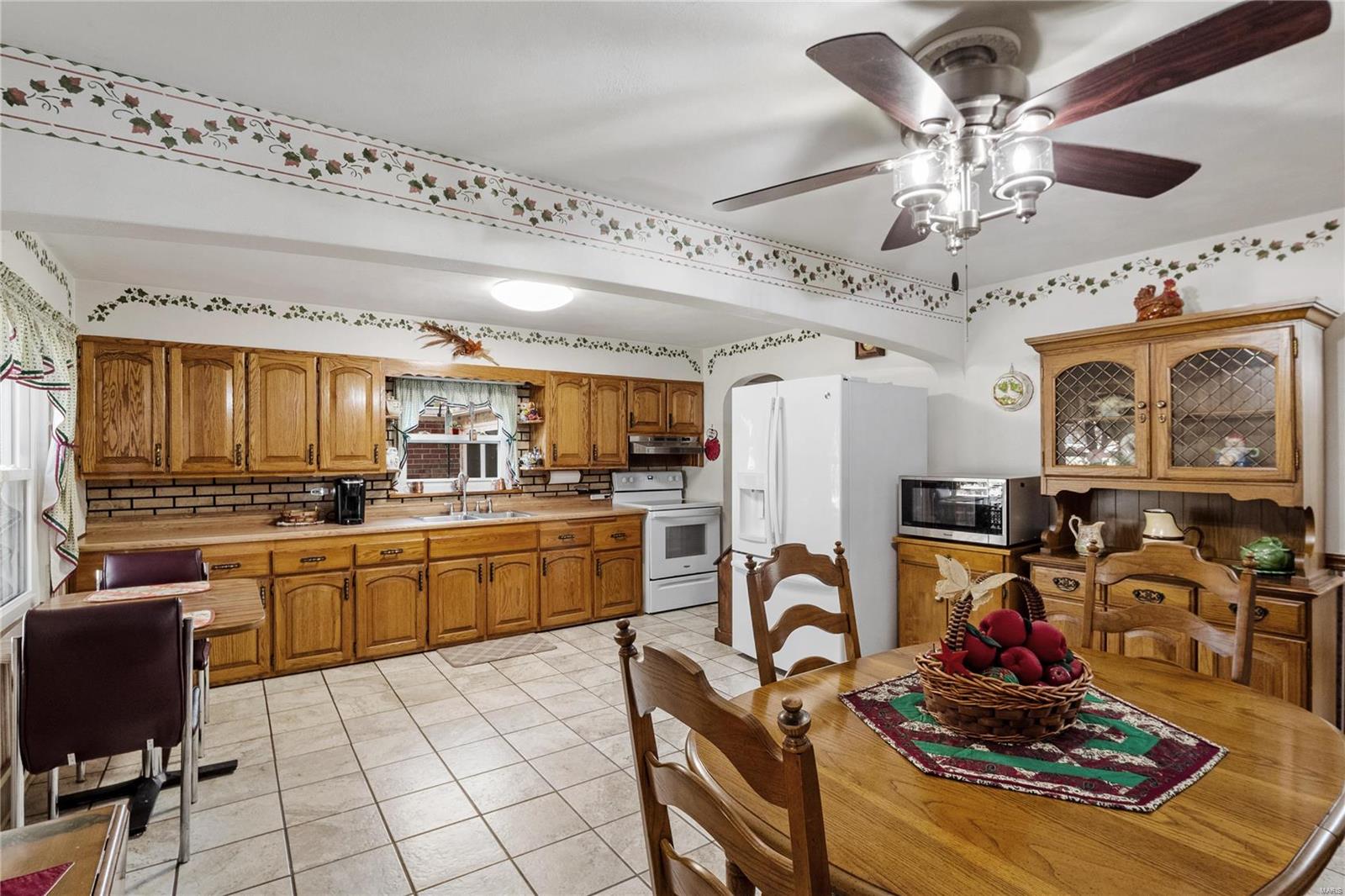 938 E Washington Street