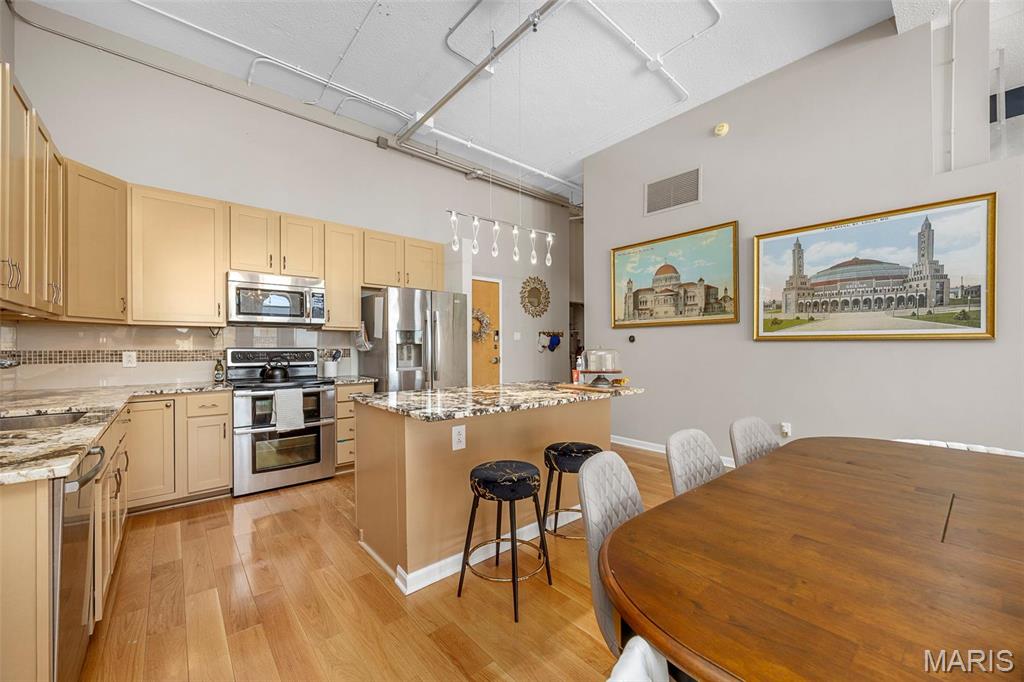 1501 Locust Street Unit: 1106