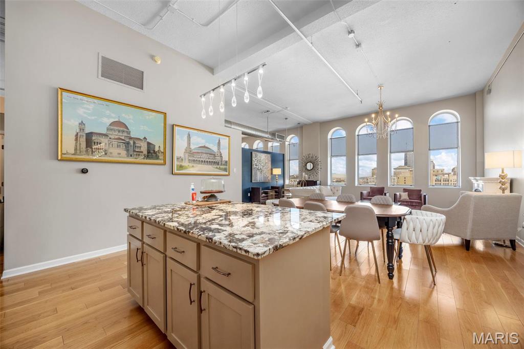 1501 Locust Street Unit: 1106