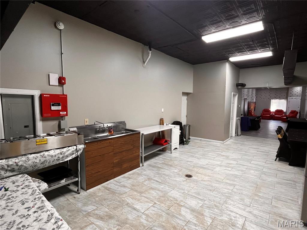 3225-3227 Chippewa Street