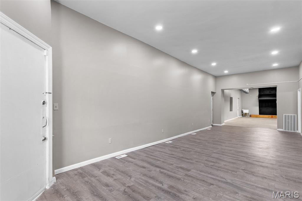 3225-3227 Chippewa Street