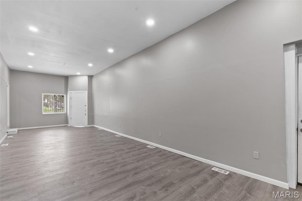 3225-3227 Chippewa Street