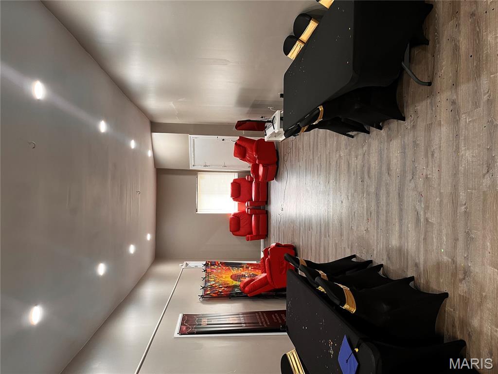 3225-3227 Chippewa Street