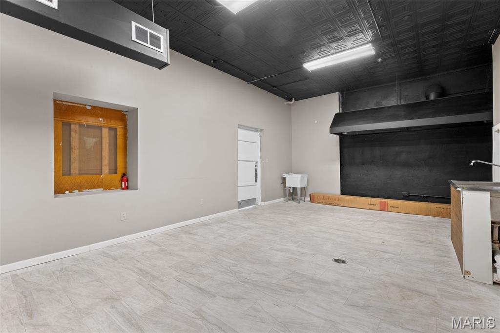 3225-3227 Chippewa Street