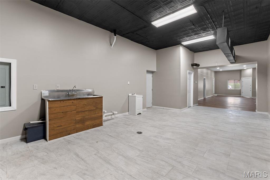 3225-3227 Chippewa Street