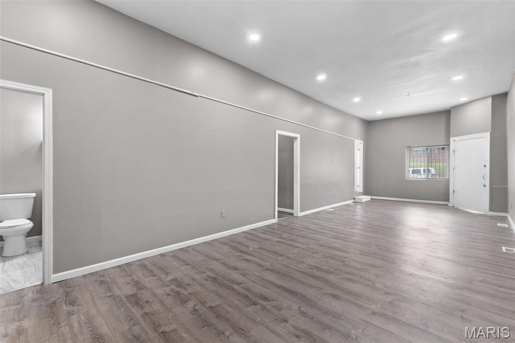 3225-3227 Chippewa Street