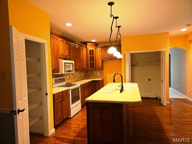 778 Queens Court Place