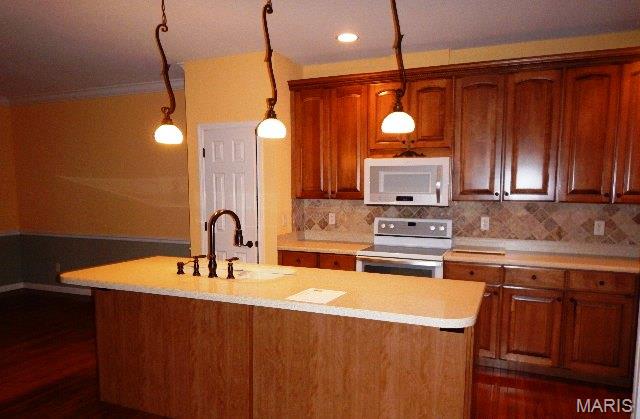 778 Queens Court Place