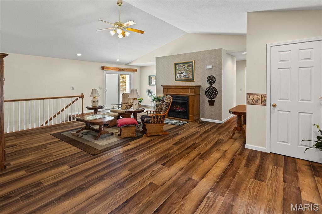 6 Shingle Oaks Drive