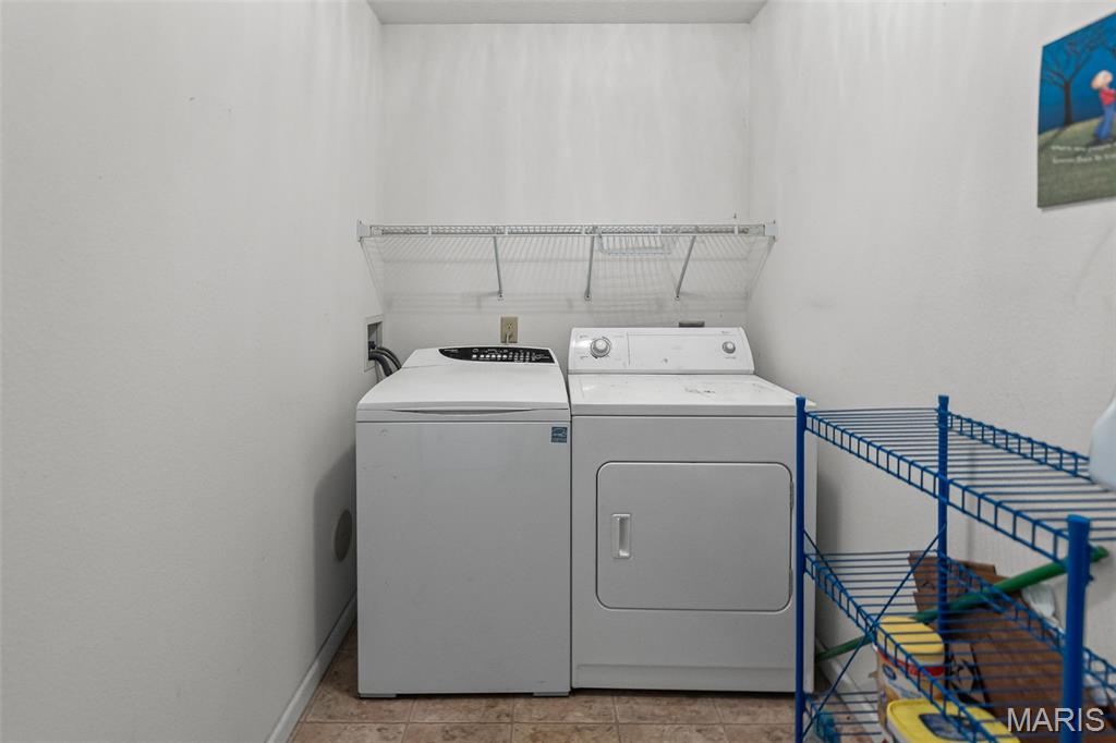 6 Shingle Oaks Drive