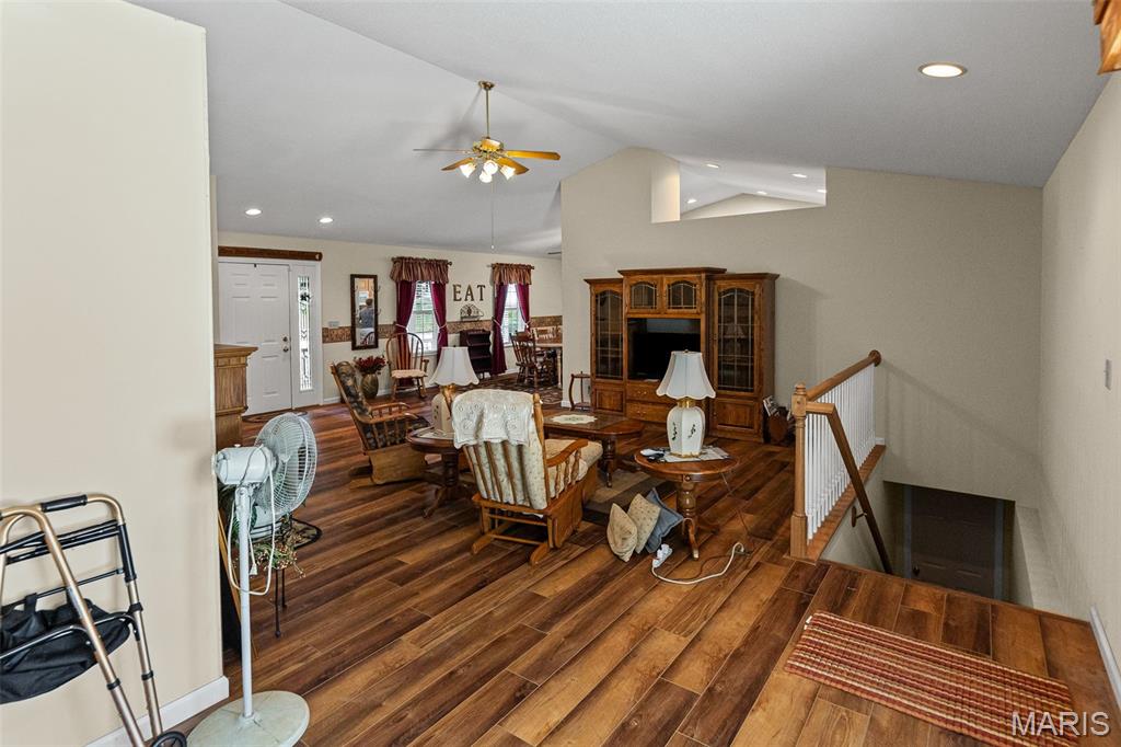 6 Shingle Oaks Drive