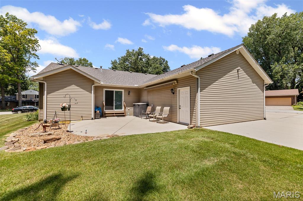 6 Shingle Oaks Drive