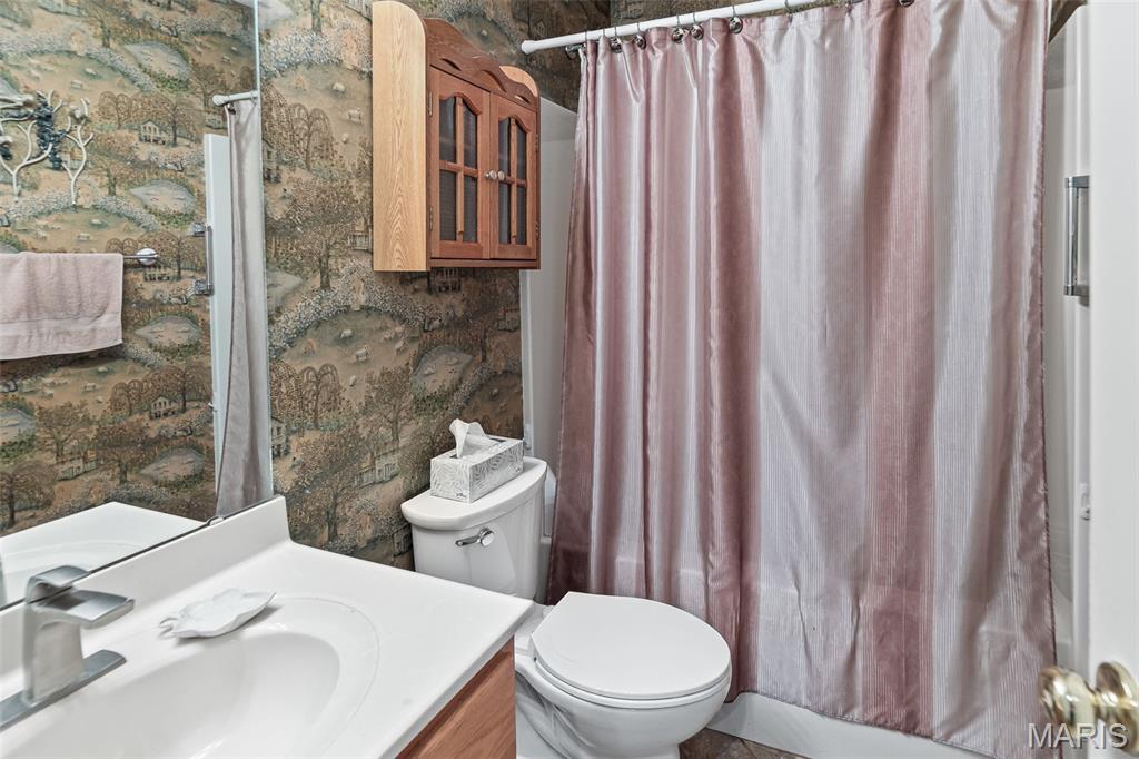 6 Shingle Oaks Drive