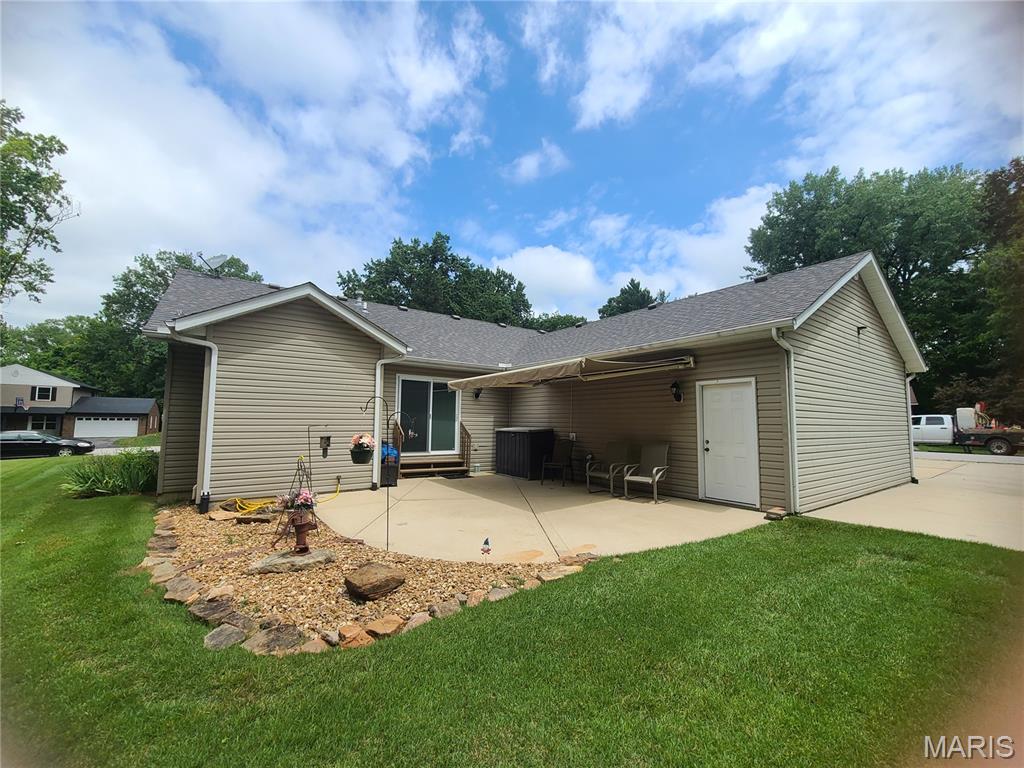 6 Shingle Oaks Drive