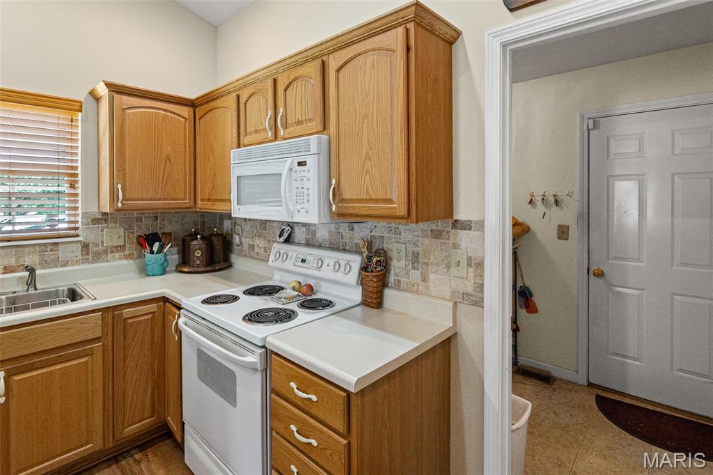 6 Shingle Oaks Drive