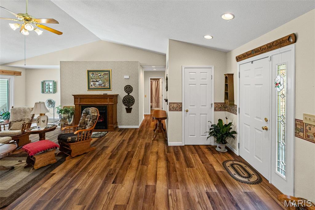 6 Shingle Oaks Drive