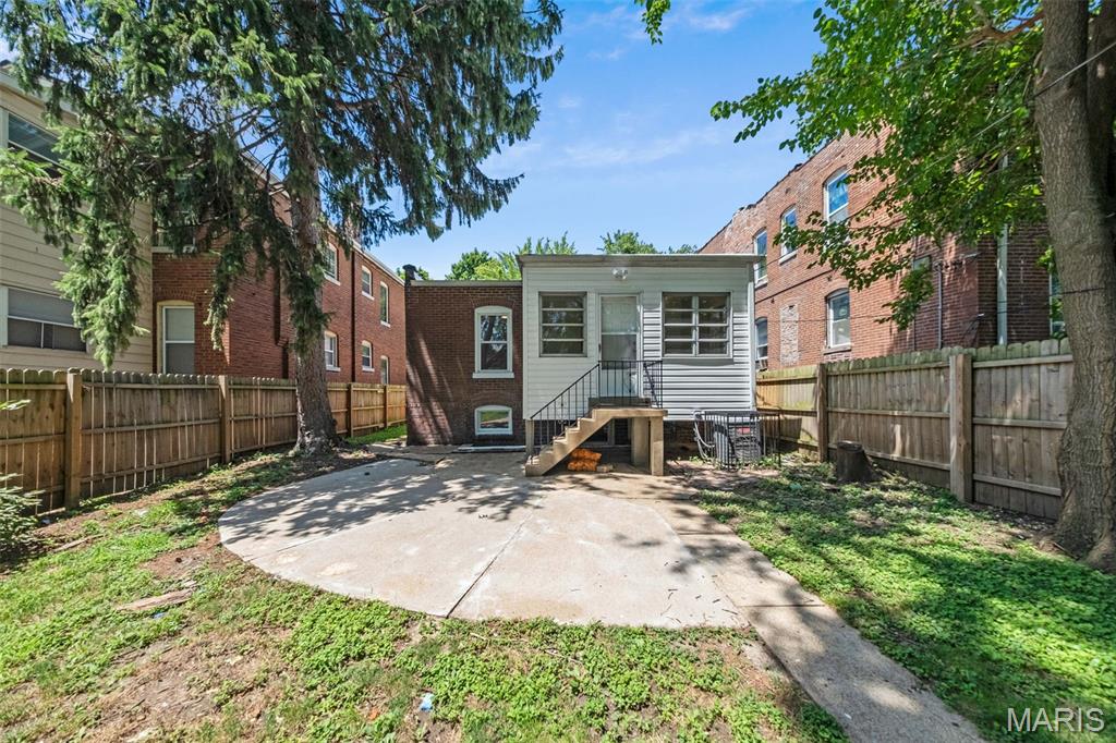 5024 Louisiana Street
