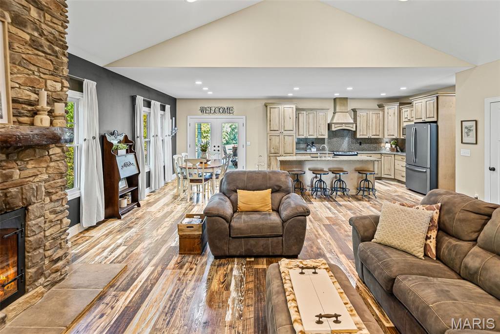 6009 Rolling Hills Lane