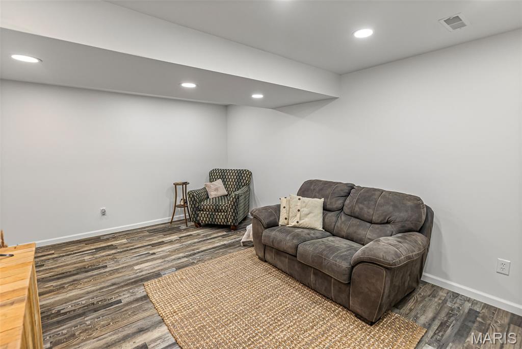 6009 Rolling Hills Lane