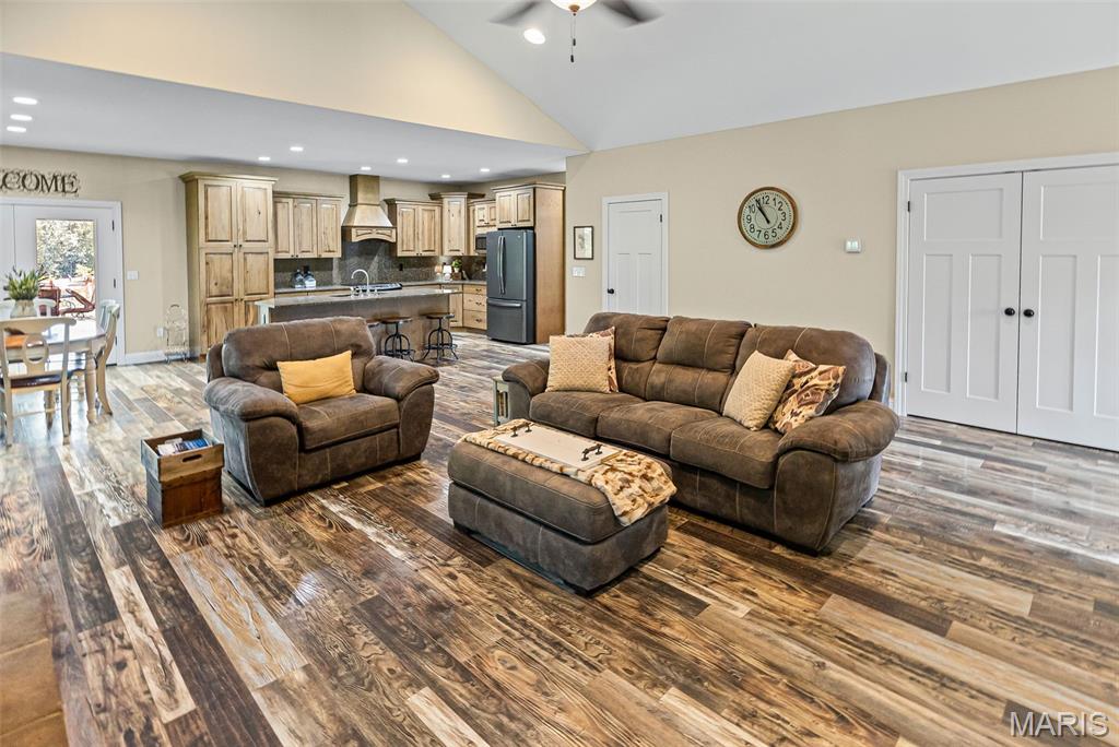 6009 Rolling Hills Lane