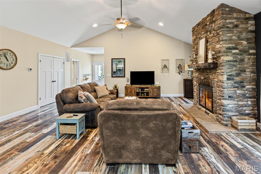 6009 Rolling Hills Lane