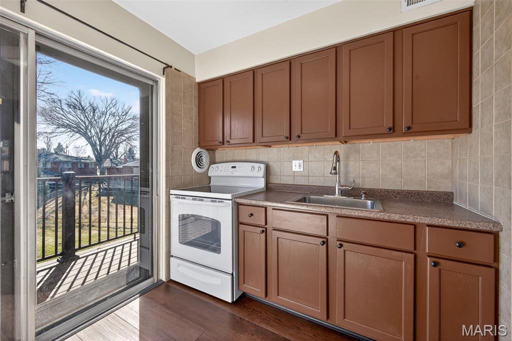 7908 Camelot Lane Unit: 4