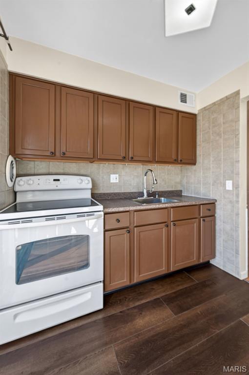 7908 Camelot Lane Unit: 4