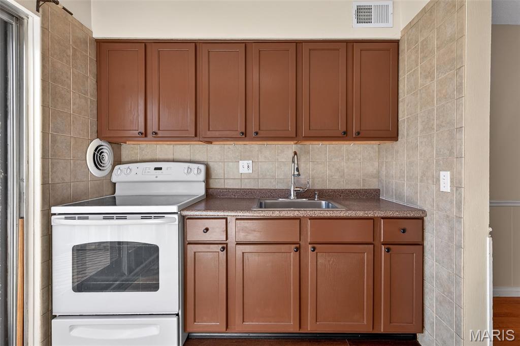 7908 Camelot Lane Unit: 4