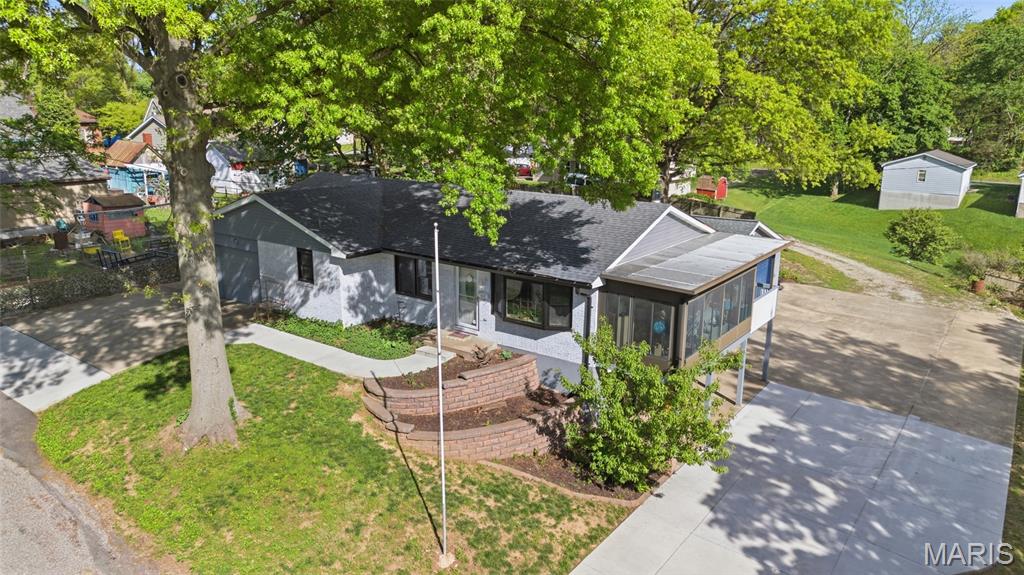 405 W Schaefer Street