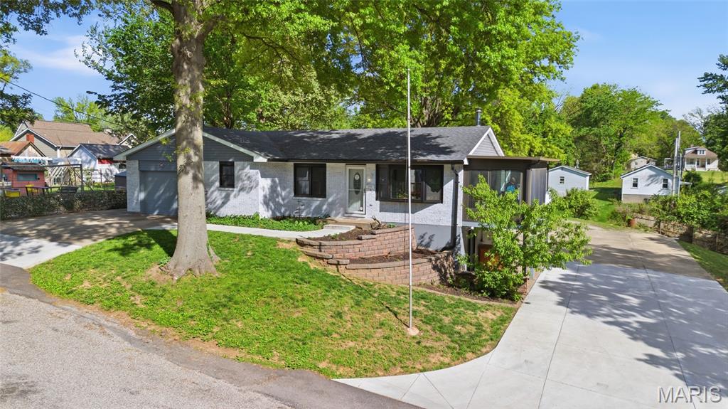 405 W Schaefer Street