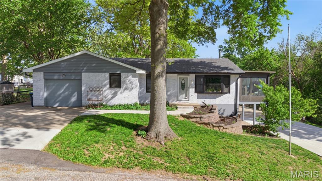 405 W Schaefer Street