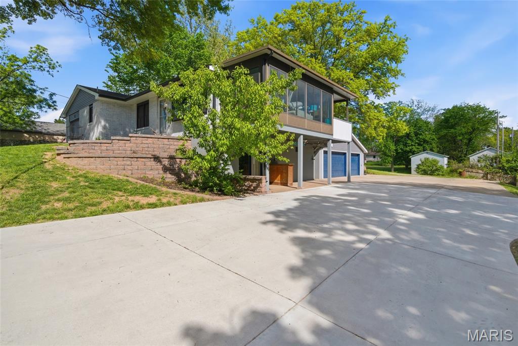 405 W Schaefer Street