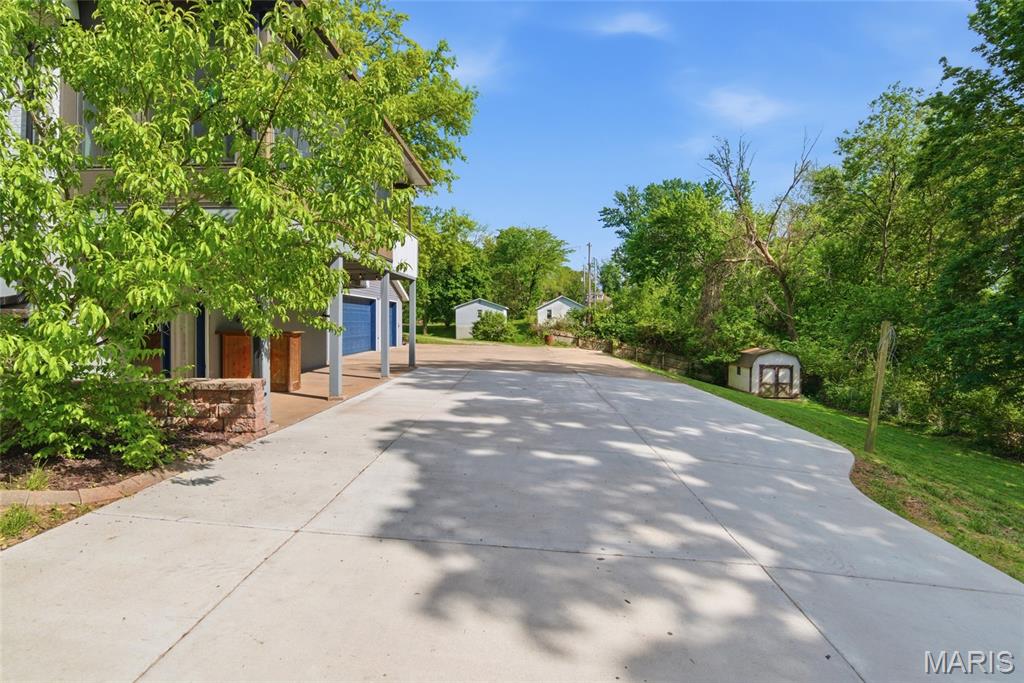 405 W Schaefer Street